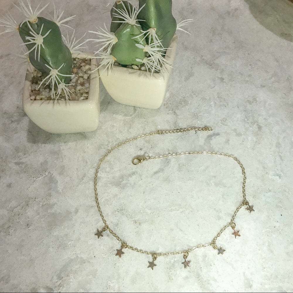 Gold Star Choker Necklace ⭐️